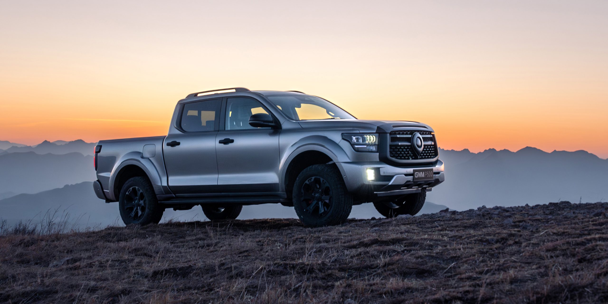 IMPOSING BAKKIE FOR CONTRACTOR BOSSES IMPOSING BAKKIE FOR CONTRACTOR BOSSES