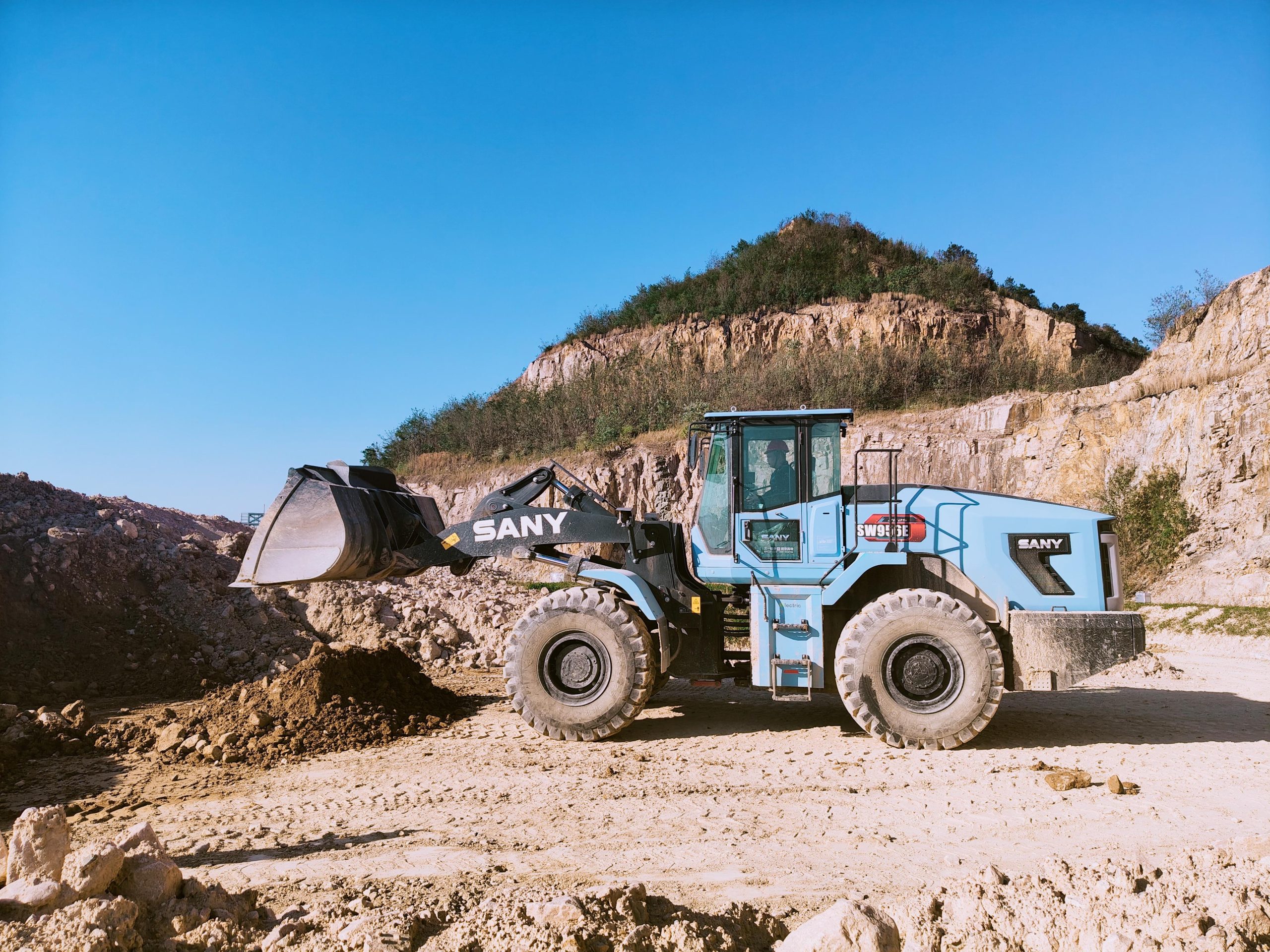 DIESEL PRICE CRISIS HASTENS THE ENTRY OF ELECTRIC LOADERS