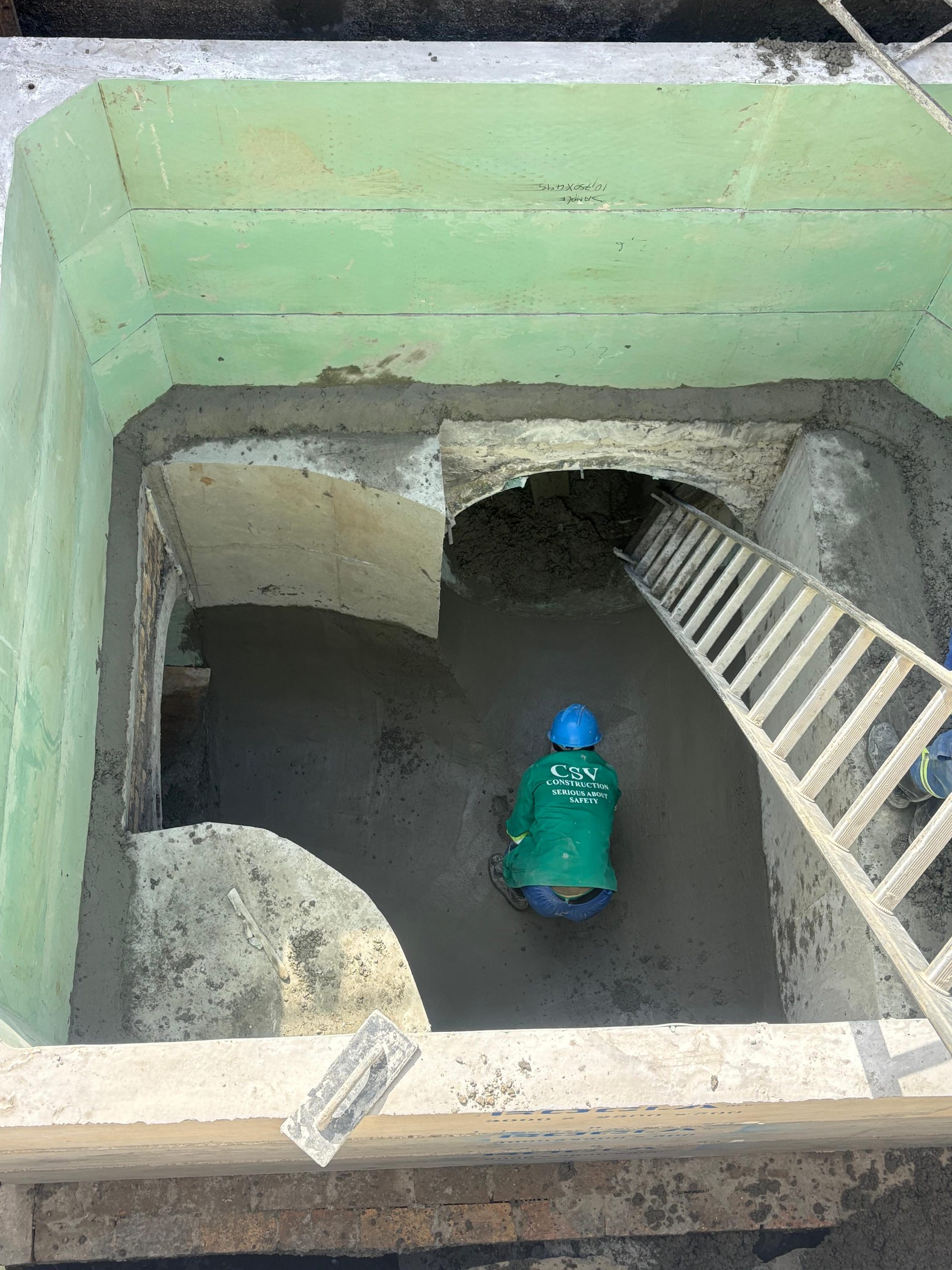ROCLA INTRODUCES THE SQUARE MANHOLE
