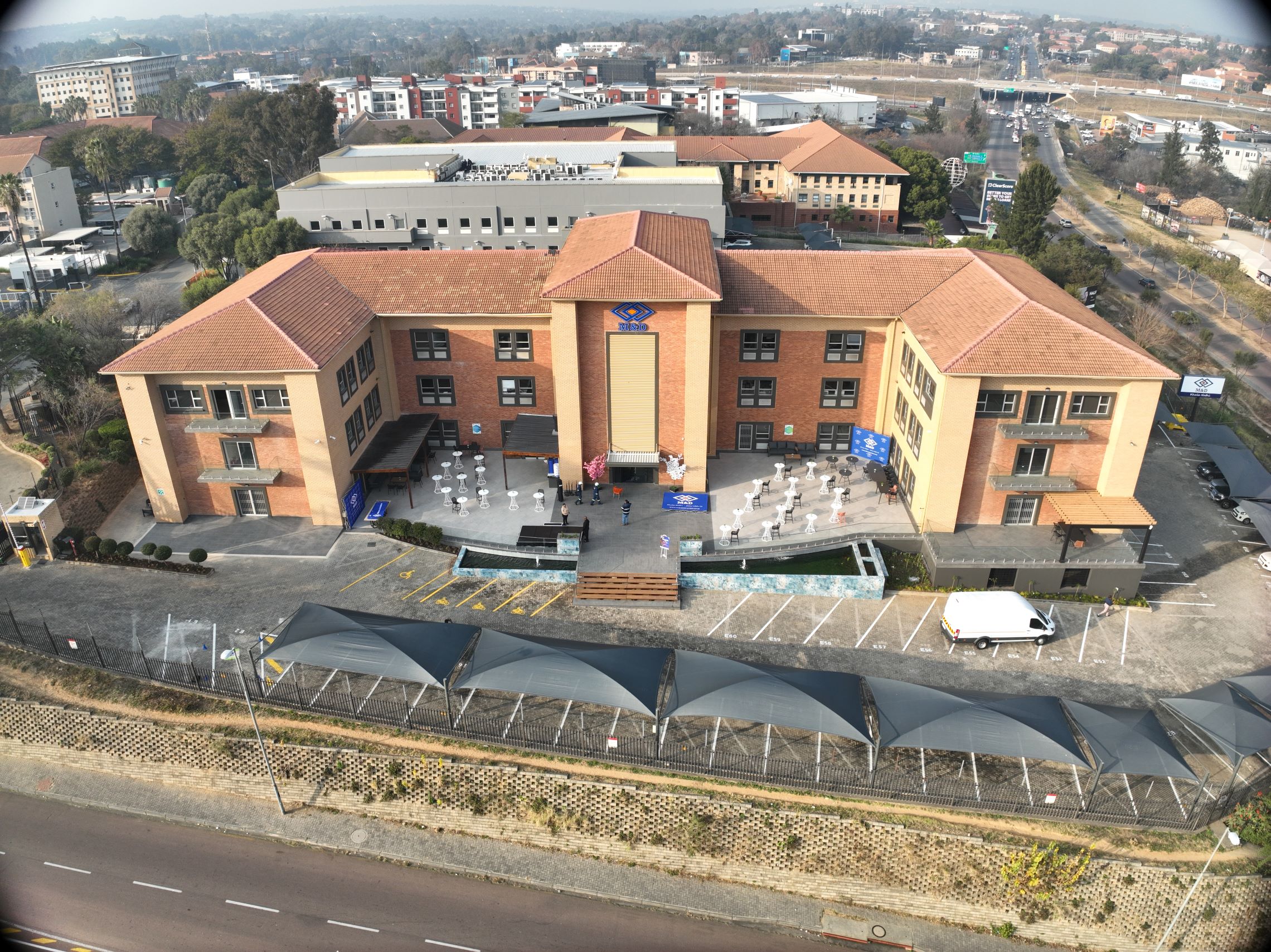 CONSTRUCTION GROUP OPENS NEW HEADQUARTERS